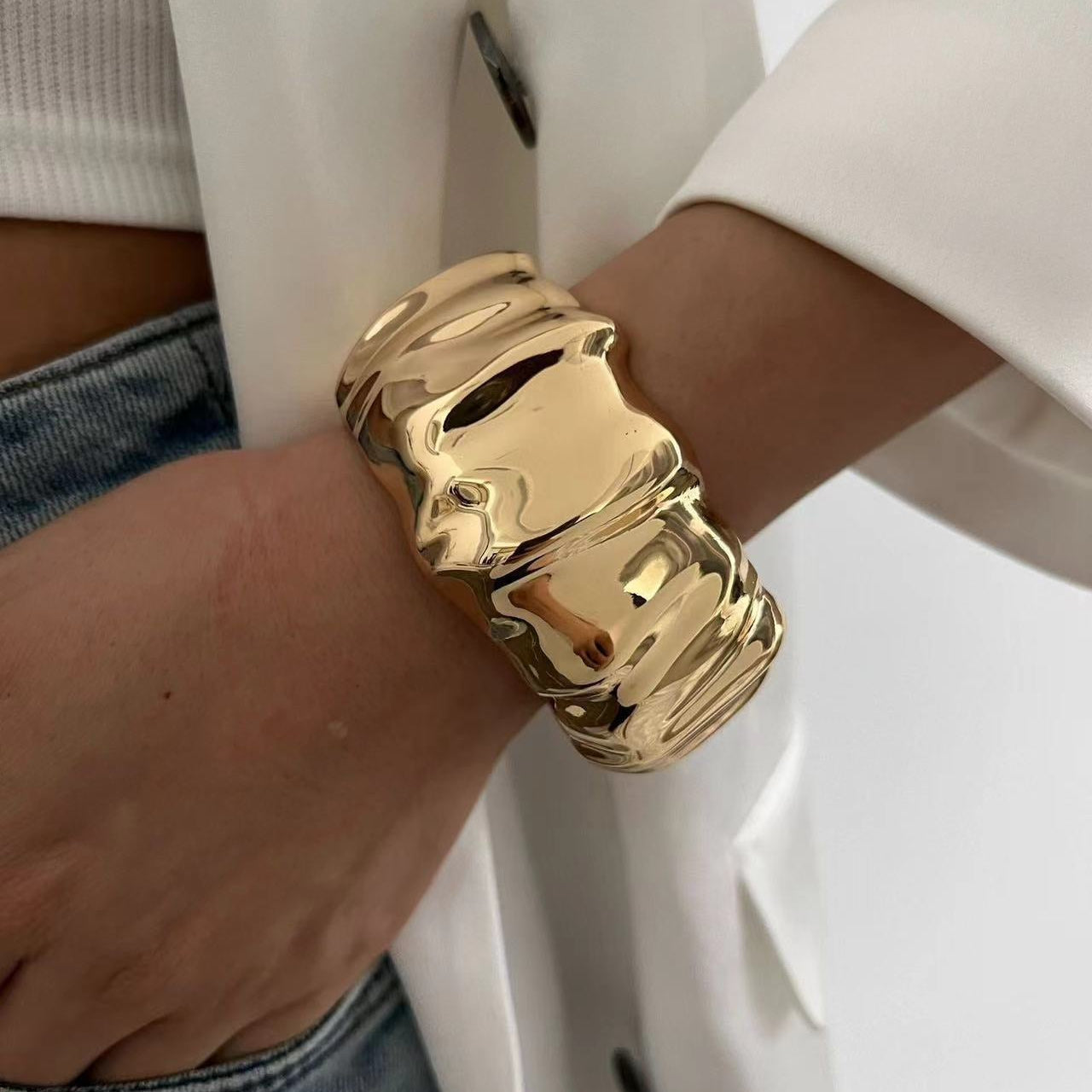 Gleam Cuff