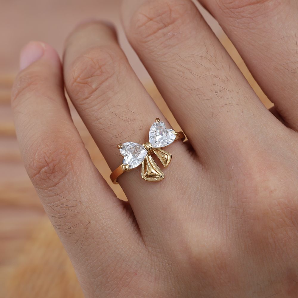 Ribbon Diamond Ring